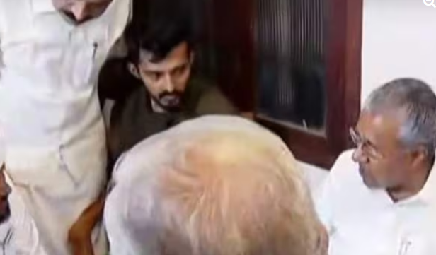 ട്രെയിനിലെ തീവയ്പ്; മരിച്ചവരുടെ വീടുകളില്‍ മുഖ്യമന്ത്രി എത്തി ധനസഹായം കൈമാറി