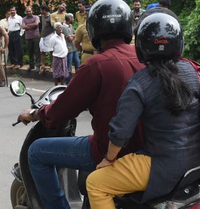 ഇരുചക്ര യാത്രയില്‍ കുട്ടിയും; പിഴ ഒഴിവാക്കിയേക്കും