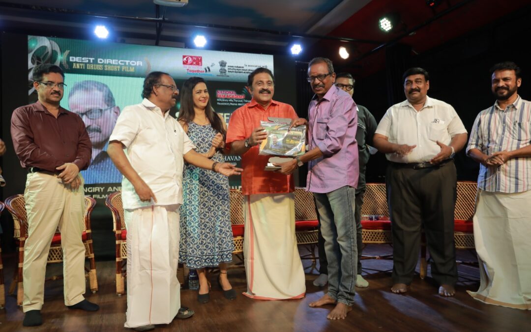 ഷോർട്ട് ഫിലിം ഫെസ്റ്റിവെലിൽ മികച്ച സംവിധായക പുരസ്ക്കാരം ഡിങ്കിരി അനിലിന്