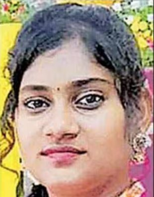 മരക്കൊമ്പു തലയിൽ വീണു; വെള്ളച്ചാട്ടം കാണാനെത്തിയ വിദ്യാർഥിനിയ്ക്ക് ദാരുണാന്ത്യം