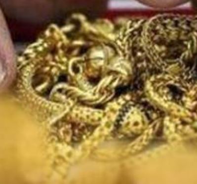 തോട് വൃത്തിയാക്കുന്നതിനിടെ കഴുത്തിൽ കിടന്ന രണ്ട് പവന്റെ മാല പോയി; സരോജിനിയെ കാത്ത് ആ മാല ഒരു വർഷം അവിടെക്കിടന്നു