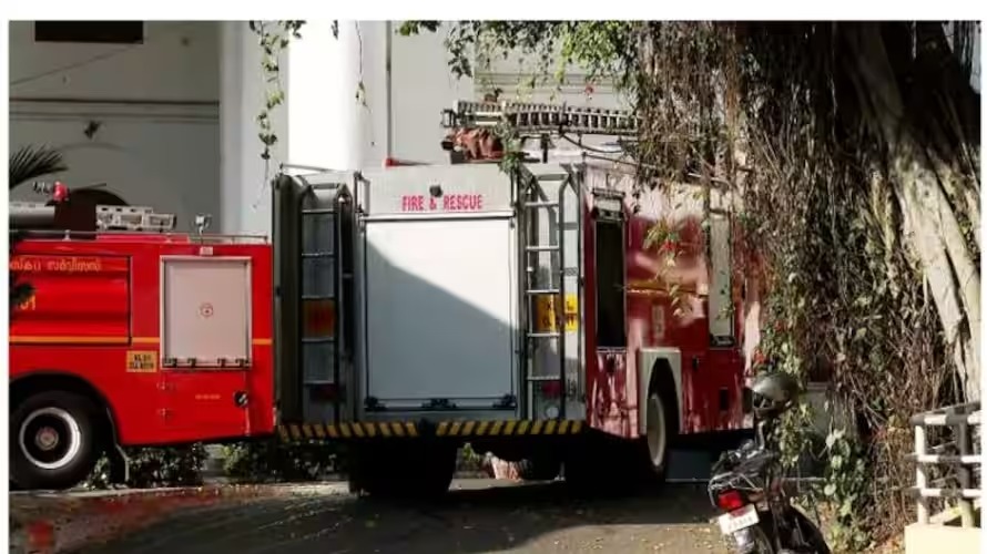 സെക്രട്ടറിയേറ്റിൽ തീപിടിത്തം; മന്ത്രി രാജീവിന്റെ അഡീഷണൽ പ്രൈവറ്റ് സെക്രട്ടറിയുടെ മുറി കത്തി