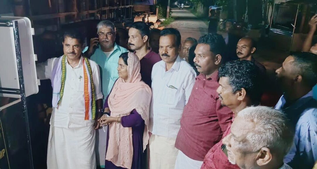 മിനി ഹൈമാസ്ക് ലൈറ്റിന്റെ  ഉദ്ഘാടനം അഡ്വ. അടൂര്‍ പ്രകാശ് എം.പി നിര്‍വഹിച്ചു