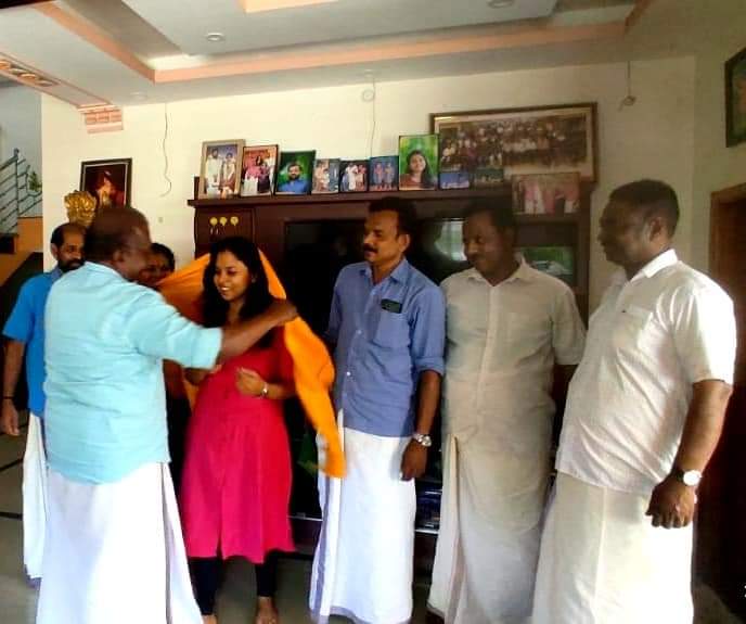 സിവിൽ സർവീസ് പരീക്ഷയിൽ ഉന്നത വിജയം കൈവരിച്ച ചിറയിൻകീഴ് സ്വദേശിനിയെ ആദരിച്ചു