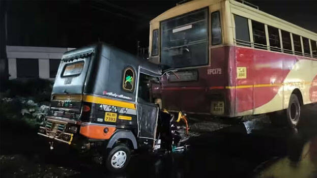 ദേശീയപാതയിൽ പള്ളിപ്പുറത്ത് കെ എസ് ആർ ടി സി ബസും ഓട്ടോയും കൂട്ടിയിടിച്ച് നവജാതശിശു അടക്കം മൂന്നു മരണം