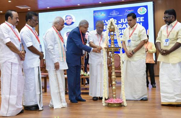 മമ്മൂട്ടിയോടും മോഹന്‍ലാലിനോടും മതിപ്പ്, മലയാളികള്‍ അധ്വാനശീലര്‍; കേരളത്തെ പ്രശംസിച്ച് ഉപരാഷ്ട്രപതി