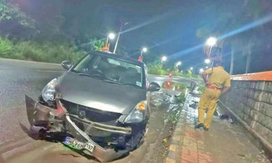 പൂവമ്പാറയിലെ വെള്ളക്കെട്ട് അപകടക്കെണിയാകുന്നു