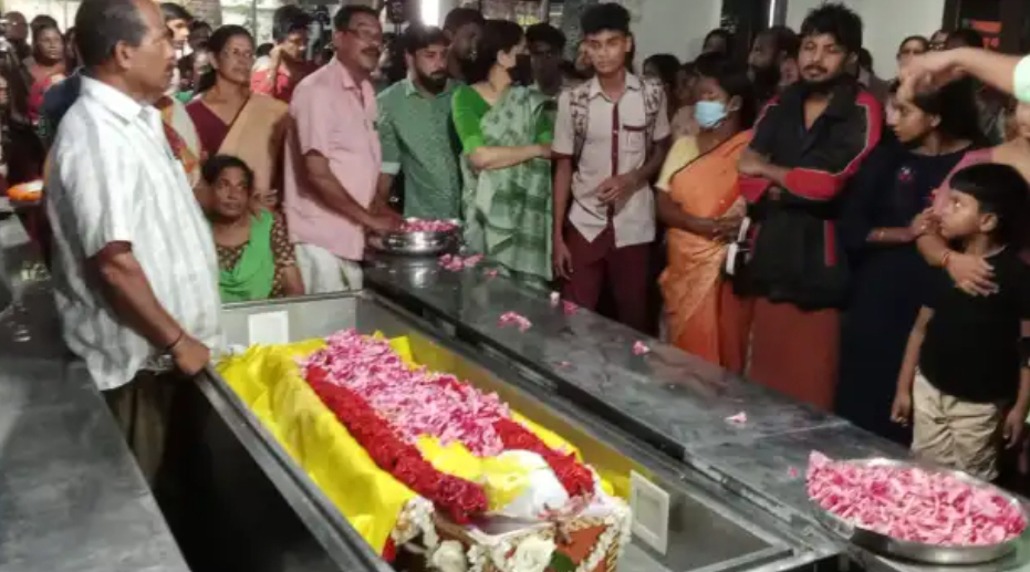 നക്ഷത്രയ്ക്ക് നാടിന്‍റെ യാത്രാമൊഴി; അമ്മയുടെ കുഴിമാടത്തോട് ചേർന്ന് ഈ മാലാഖയും അന്തിയുറങ്ങും