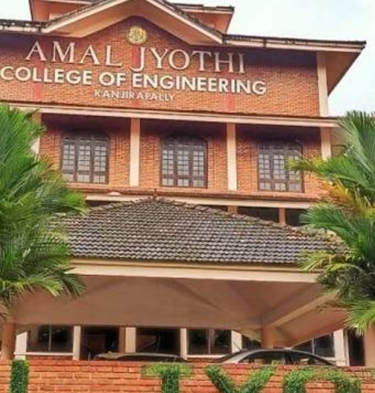 അമല്‍ജ്യോതിയിലെ പ്രതിഷേധം: വിദ്യാര്‍ത്ഥികള്‍ക്കെതിരെ കേസെടുത്തു; ശ്രദ്ധയുടെ കുറിപ്പ് പഴയതെന്ന് കുടുംബം