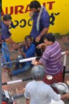 തിരുവനന്തപുരത്ത് നടുറോഡിൽ പൊലീസുകാരന് മർദനം