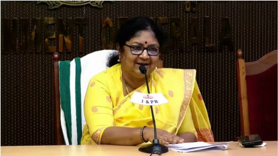 അടുത്ത കൊല്ലം മുതൽ സംസ്ഥാനത്ത് നാല് വർഷ ബിരുദ കോഴ്‌സുകൾ, മൂന്ന് വർഷ ബിരുദ കോഴ്സുകൾ ഈ വര്‍ഷം കൂടി മാത്രം