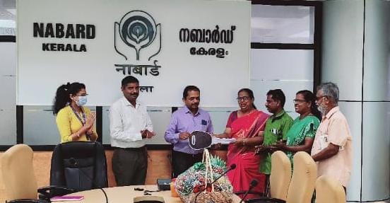 ഹരിതാമൃതത്തിന് പിറന്നാൾ സമ്മാനം നബാർഡിന്റെ വക ഇരുചക്ര വാഹനം