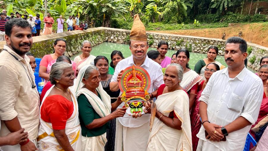 നവീകരിച്ച കല്ലിൻമൂട് ചിറ സന്ദർശിച്ച് കേന്ദ്രമന്ത്രി വി.മുരളീധരൻ