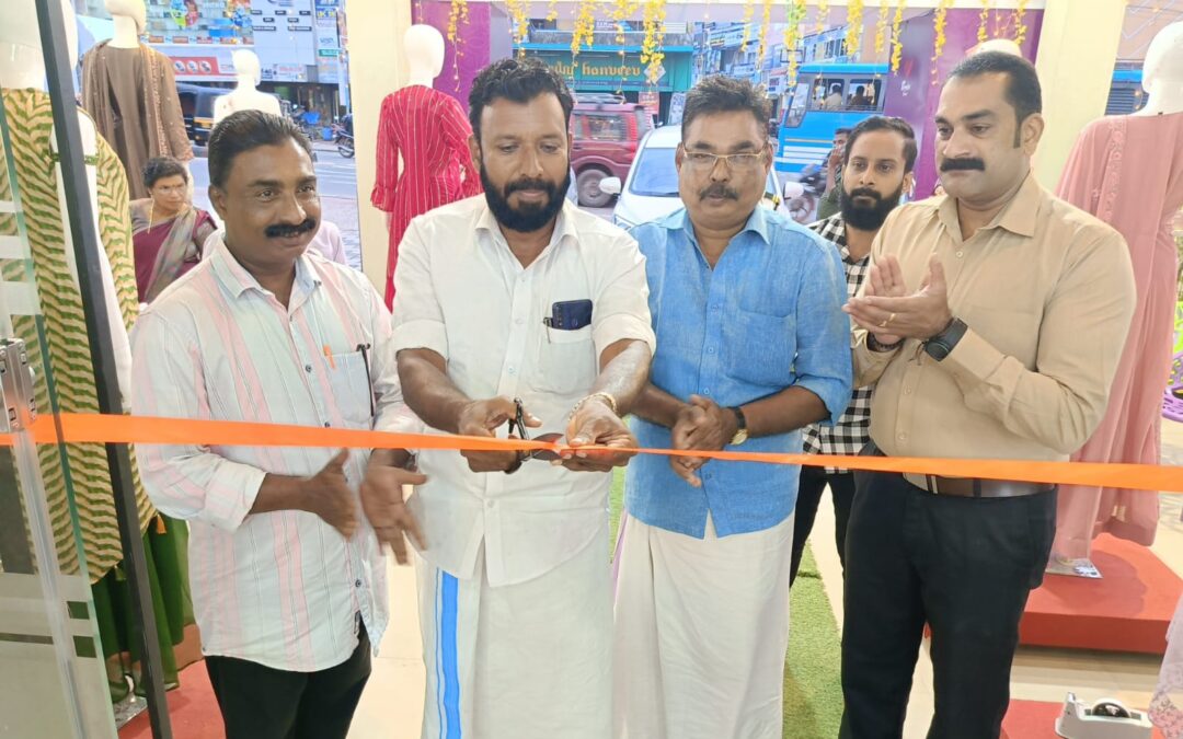 ആറ്റിങ്ങൽ പൂജ കളക്ഷൻസിൽ ആടി സെയിൽസിന് തുടക്കമായി