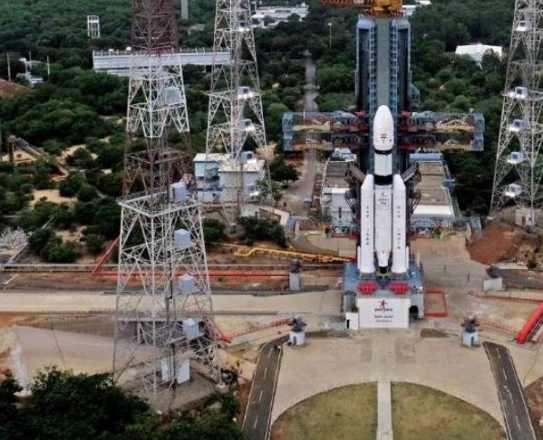 ചരിത്രമെഴുതാൻ ഇന്ത്യ; ചന്ദ്രയാൻ 3 ഇന്ന് കുതിച്ചുയരും