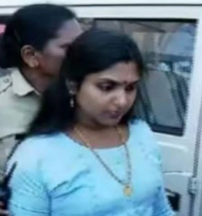 വ്യാജരേഖാ കേസിൽ യുവതിക്ക് ഇടക്കാല ജാമ്യം