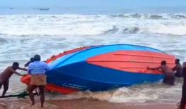 കഠിനംകുളത്ത് മത്സ്യബന്ധന വള്ളം മറിഞ്ഞ് അപകടം