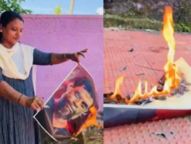 അന്തരിച്ച മുൻ മുഖ്യമന്ത്രി ഉമ്മൻ ചാണ്ടിയെ അധിക്ഷേപിച്ച നടൻ വിനായകന്റെ ചിത്രം കത്തിച്ച് മഹിളാ കോൺഗ്രസ് പ്രവർത്തക ബിന്ദു ചന്ദ്രൻ