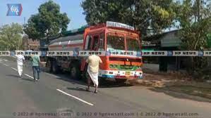 ഗ്യാസ് ലോറി നിയന്ത്രണം വിട്ട് വീട്ടിലേക്ക്  ഇടിച്ചു കയറി