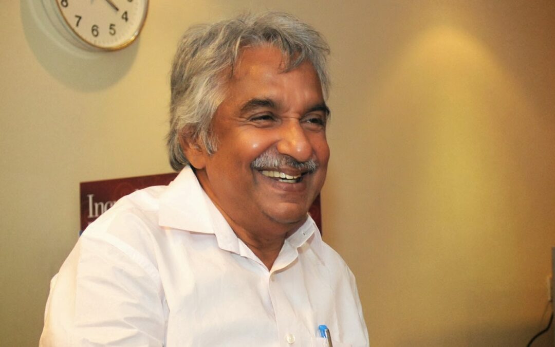 സോളാര്‍ കേസ്: ഉമ്മന്‍ചാണ്ടിക്കെതിരെ തെളിവില്ലെന്ന സിബിഐ റിപ്പോര്‍ട്ട് കോടതി അംഗീകരിച്ചു