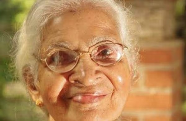 ദേവകി നിലയങ്ങോട് അന്തരിച്ചു