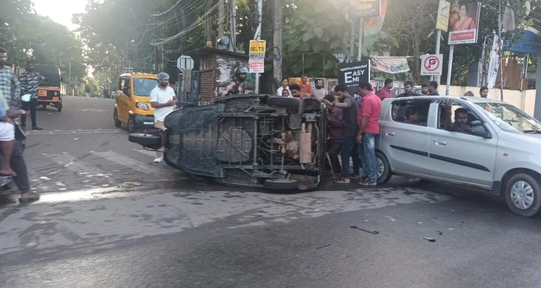 ആറ്റിങ്ങൽ ഐ ടി ഐ യ്ക്കു സമീപം വാഹനാപകടം
