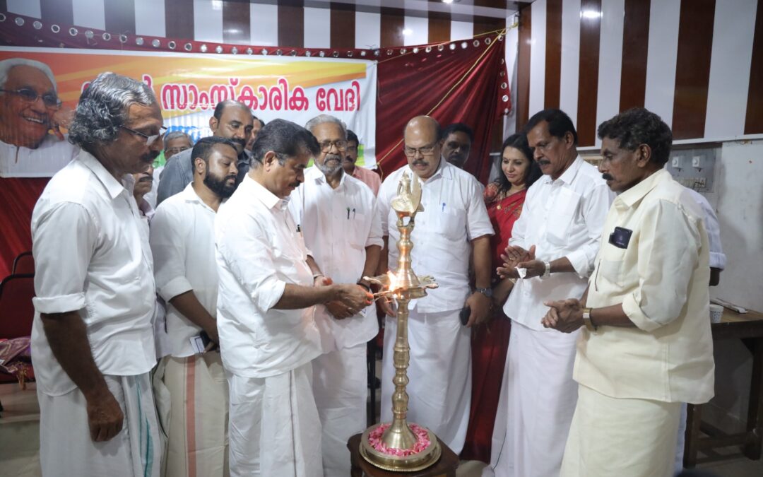 കെ. കരുണാകരൻ മാത്രമാണ് കേരളത്തിൽ എല്ലാവരും അംഗീകരിച്ച ഒരേ ഒരു ലീഡർ എന്ന് അടൂർ പ്രകാശ്‌ എം പി