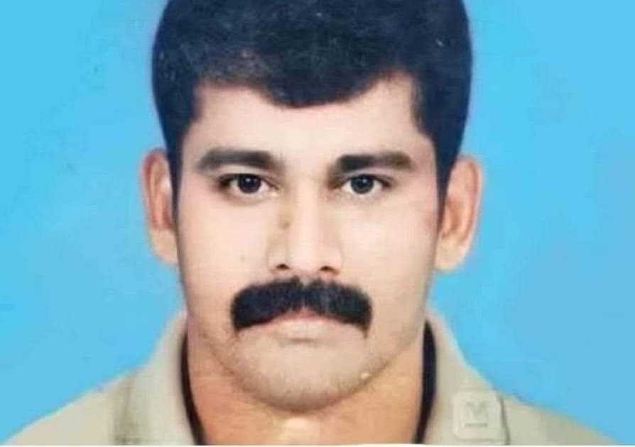 സ്കൂൾ വിദ്യാർഥികളെ സുരക്ഷിതരാക്കി ഓട്ടോ ഡ്രൈവർ യാത്രയായി