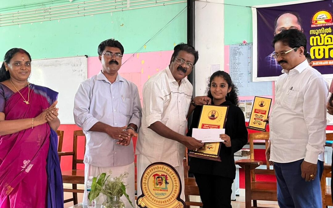 സുനിൽ കൊടുവഴന്നൂർ സ്മാരക കഥാരചനാ അവാർഡ് ദേവികയ്ക്ക്