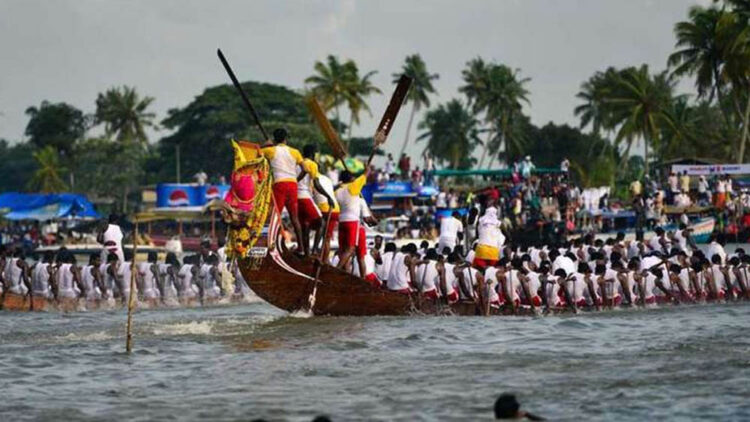 അടുപ്പിൽ അഗ്നി പകർന്നു; പ്രസിദ്ധമായ ആറന്മുള വള്ളസദ്യ നാളെ മുതൽ