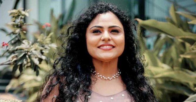 ‘രേഖ എങ്ങനെ ആളുകളിലേക്ക് എത്തിക്കുമെന്ന് സങ്കടപ്പെട്ടിരിക്കുകയായിരുന്നു’; ഏറെ സന്തോഷമെന്ന് വിന്‍സി അലോഷ്യസ്