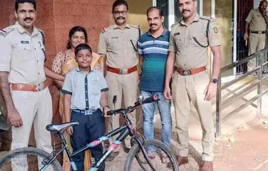 പരീക്ഷയിൽ വിജയിച്ചതിന് സമ്മാനം കിട്ടിയ ആറാംക്ലാസുകാരന്റെ സൈക്കിൾ കള്ളൻ കൊണ്ടുപോയി,ഒടുവിൽ വിലയറിഞ്ഞ്’ തിരികെ നൽകി കള്ളൻ