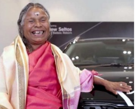 യാത്രകൾക്ക് കൂട്ടായി ഒരാൾ കൂടി, പുത്തൻ കാർ സ്വന്തമാക്കി നഞ്ചിയമ്മ