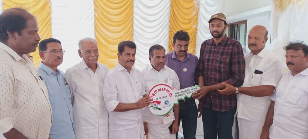 ആലംകോട് സ്വദേശിക്ക് വീട് നിർമ്മിച്ചു നൽകി