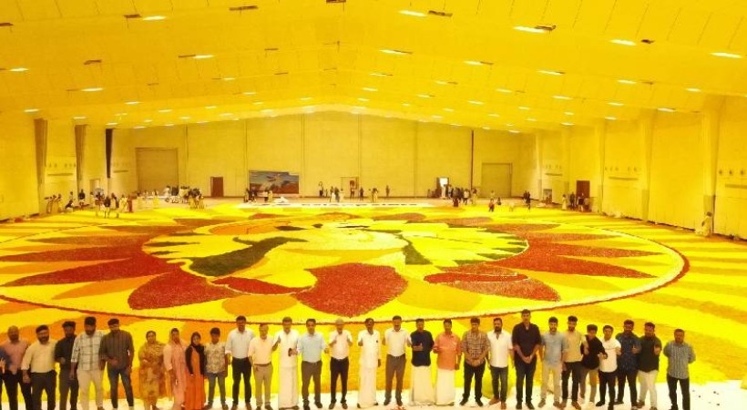 40,000 സ്‌ക്വയര്‍ ഫീറ്റിൽ ഭീമൻ പൂക്കളം തീർത്ത് ഏഷ്യന്‍ പെയിന്റ്സും ഫ്ളവേഴ്സ് ടിവിയും