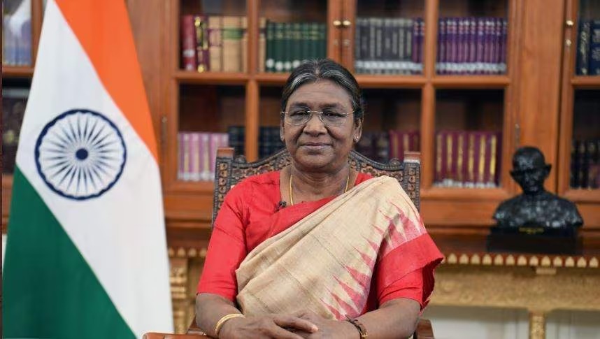 ‘സാഹോദര്യം പടരാനും പുരോഗതിയിലേക്ക് നയിക്കാനും ഓണാഘോഷം സഹായിക്കട്ടെ’; ആശംസകളുമായി രാഷ്ട്രപതി