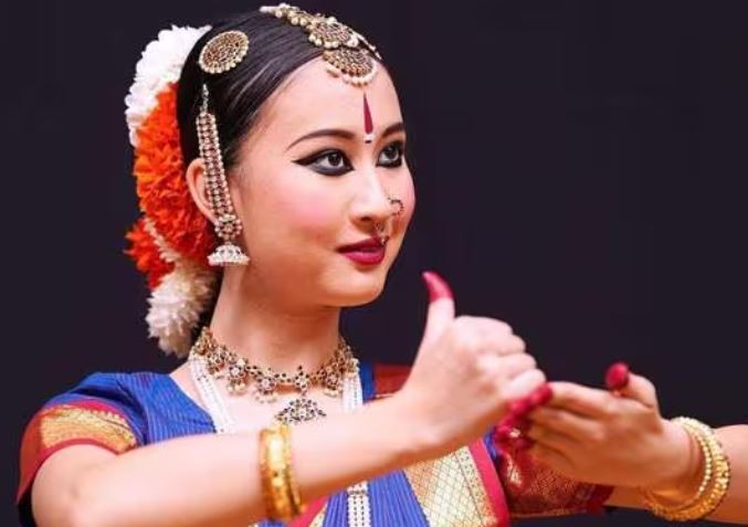 ഭരതനാട്യം പഠിക്കുന്നത് നാലാം വയസ്സുമുതല്‍; ജാപ്പനീസ് കലാകാരി കനാമേ ടോമിയാസു ശാന്തിഗിരിയില്‍ ചുവടുവെയ്ക്കും