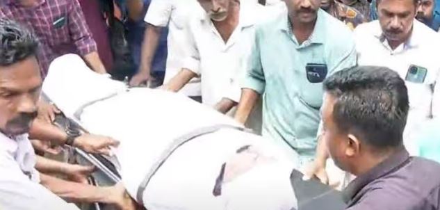 വ്യാപാരിയുടെ മൃതദേഹവുമായി ഭാര്യയും മക്കളും ബാങ്കിന് മുന്നില്‍; പിന്തുണച്ച് നാട്ടുകാര്‍