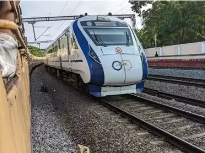 കേരളത്തിന് മൂന്നാം വന്ദേഭാരത് റേക്ക്; കൊച്ചുവേളിയിലെത്തി