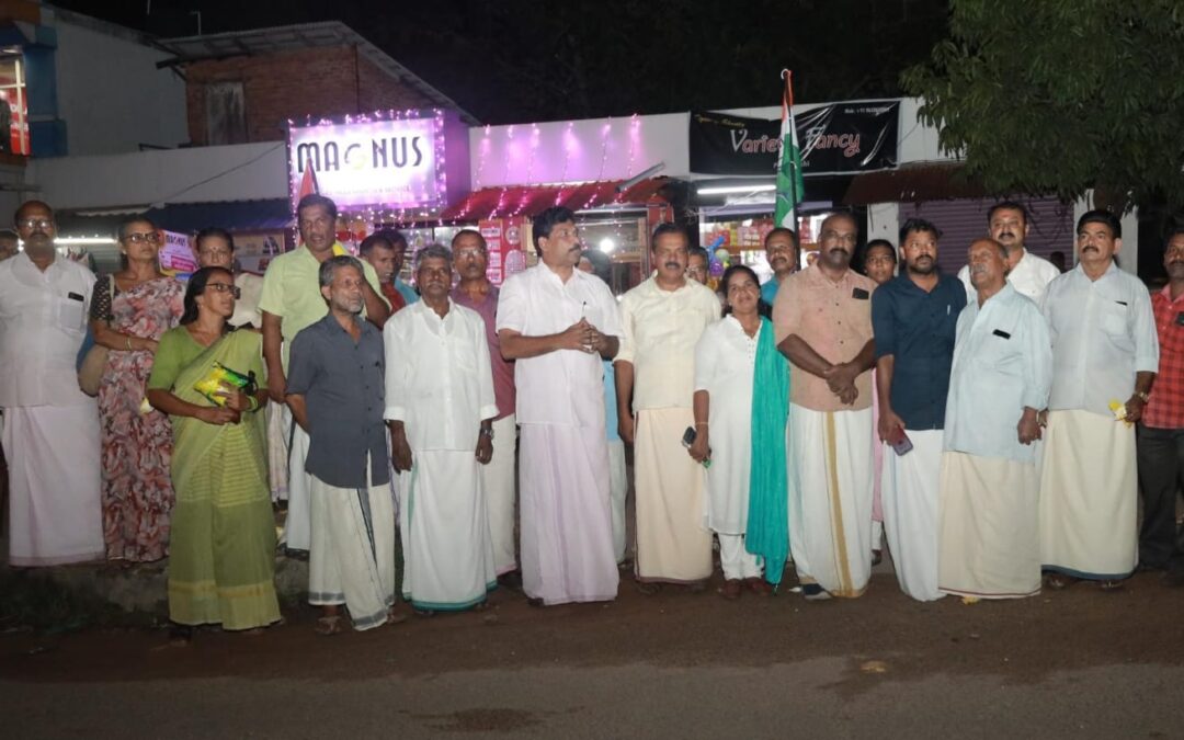 ചാണ്ടി ഉമ്മന്റെ വിജയത്തില്‍ ആഹ്ളാദം പ്രകടിപ്പിച്ച് അഴൂരില്‍ കോണ്‍ഗ്രസ് പ്രകടനം