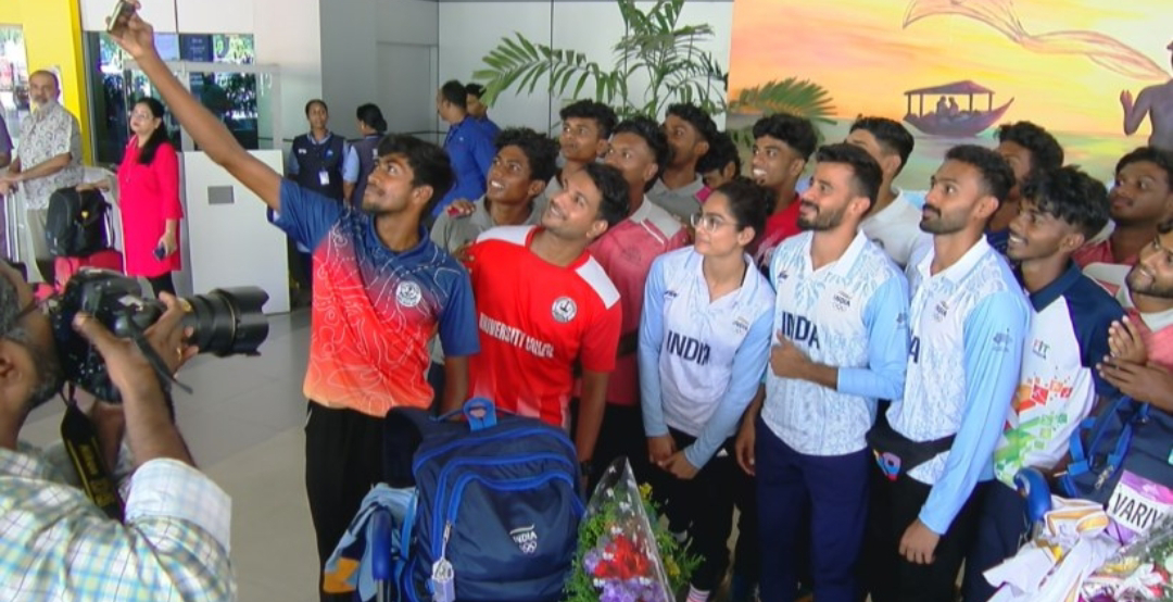 ഏഷ്യൻ ഗെയിംസ്: റിലേ ടീമംഗങ്ങൾക്ക് തിരുവനന്തപുരം വിമാനത്താവളത്തിൽ ഊഷ്മള സ്വീകരണം