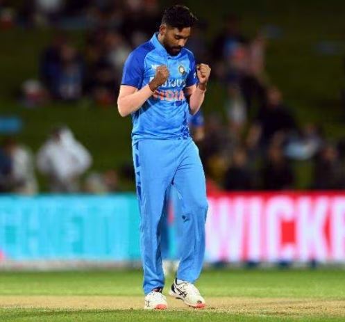 പാകിസ്ഥാന്റെ രണ്ടാം വിക്കറ്റ് വീണു; 12 ഓവറില്‍ 73