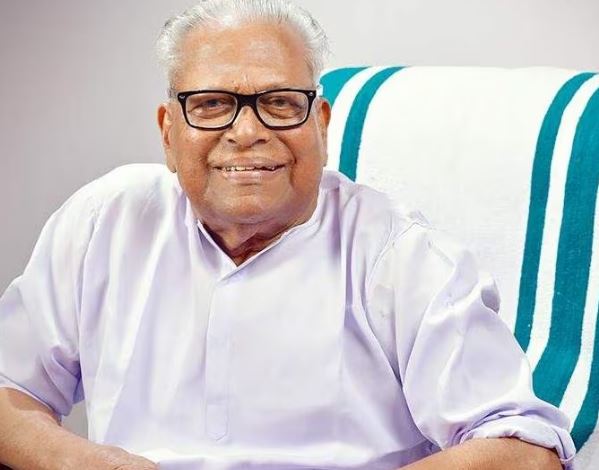 വിഎസ് നൂറിന്റെ നിറവില്‍; കുടുംബക്ഷേത്രത്തില്‍ പ്രത്യേകപൂജ