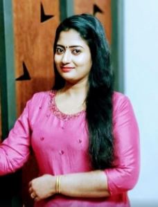 ‘തൊട്ടാല്‍ വാടാത്തതിനെ ആരും തൊടില്ല’; ചര്‍ച്ചയായി രഞ്ജുഷയുടെ അവസാന പോസ്റ്റുകള്‍