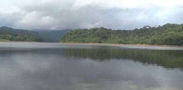 മൂന്നു ഡാമുകളില്‍ റെഡ് അലര്‍ട്ട്; പെരിങ്ങല്‍കുത്തില്‍ ബ്ലൂ, ജാഗ്രത