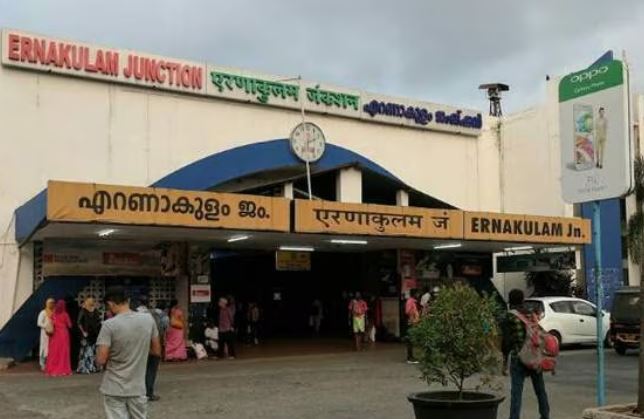 എറണാകുളം ജംഗ്ഷന്‍ റെയില്‍വേ സ്റ്റേഷന് കൊച്ചി രാജാവിന്റെ പേരിടണം; കൊച്ചി കോര്‍പ്പറേഷന്റെ പ്രമേയം