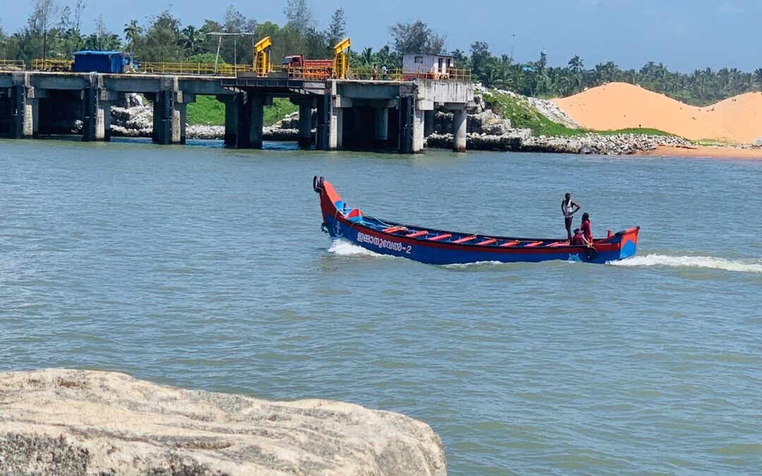 മുതലപ്പൊഴി അഴിമുഖത്ത് വീണ്ടും അപകടം: മറൈൻ എൻഫോഴ്സ്മെന്റ്ന്റെ അടിയന്തര ഇടപെടൽ ദുരന്തം ഒഴിവാക്കി