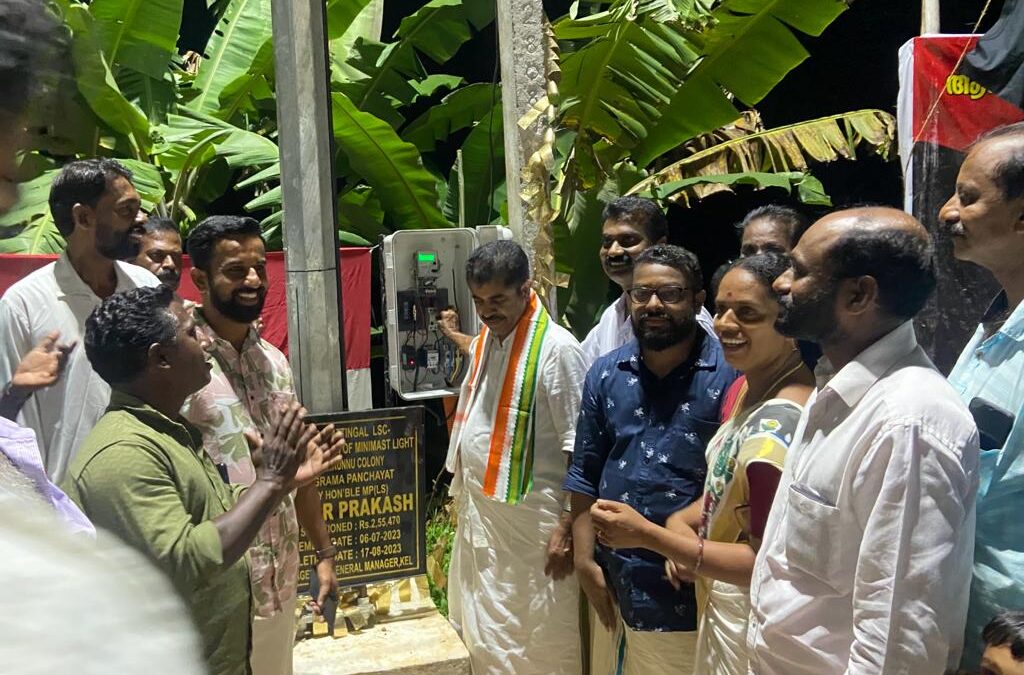 ഹൈമാസ്റ്റ് ലൈറ്റിന്റെ ഉദ്ഘാടനം നിർവഹിച്ച് എം പി