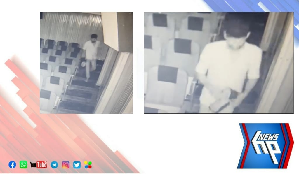 തിയേറ്ററിൽ സിനിമ സ്റ്റൈൽ മോഷണം