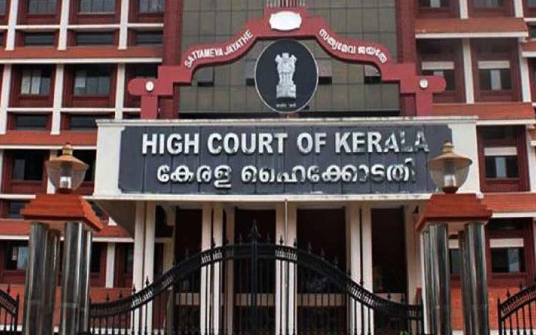 കേരളാ ഹൈക്കോടതിയിൽ ഒഴിവുകൾ; എട്ടാം ക്ലാസുകാർക്കും അപേക്ഷിക്കാം